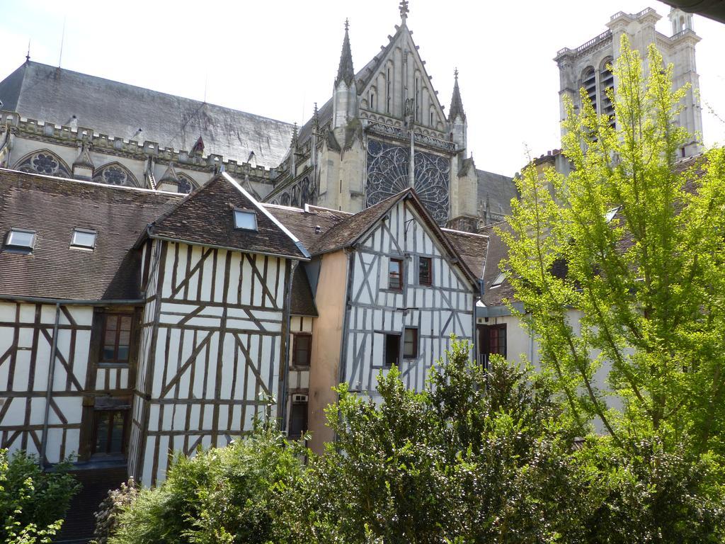 Apartamento Les Cieux de la Cathédrale - Calme - Jardin - Wifi Troyes Exterior foto